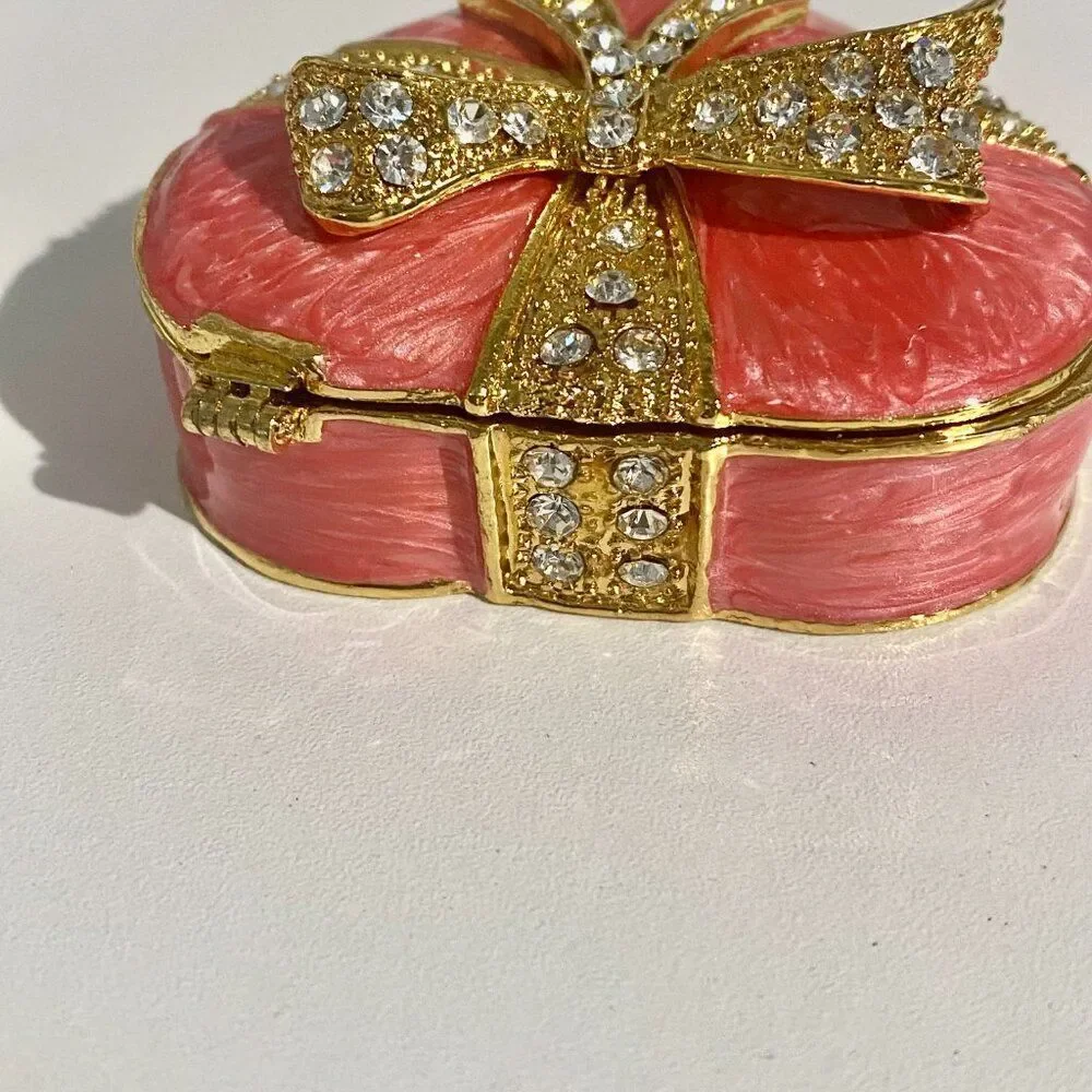 Taylor Avedon Pink Heart Box with Bow